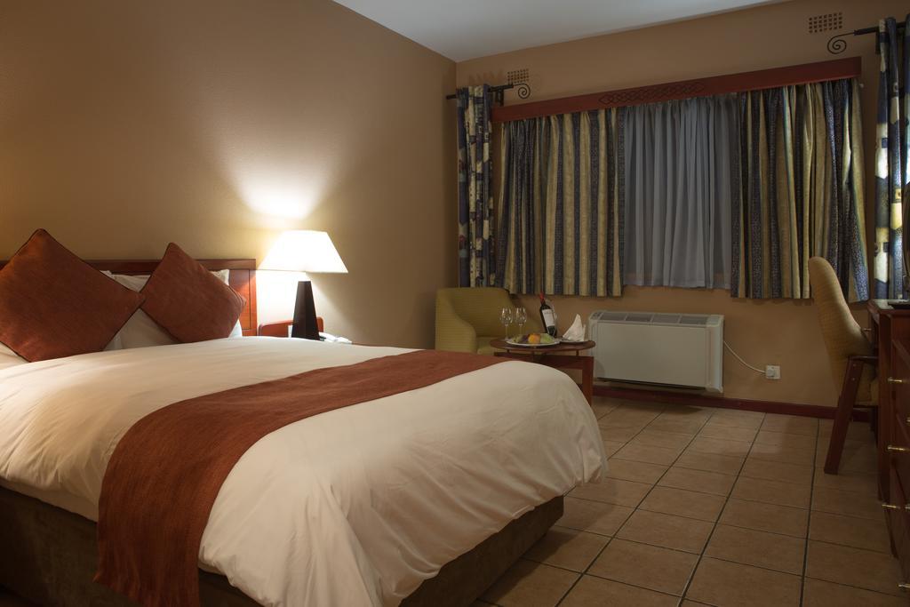 M'Kango Golfview Hotel Lusaka Pokoj fotografie