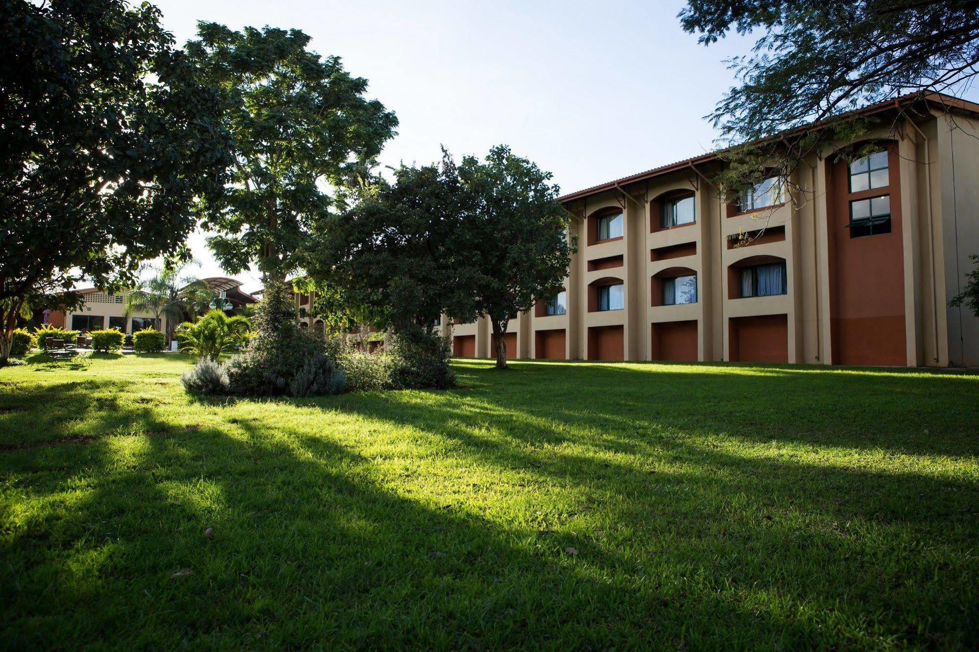 M'Kango Golfview Hotel Lusaka Exteriér fotografie
