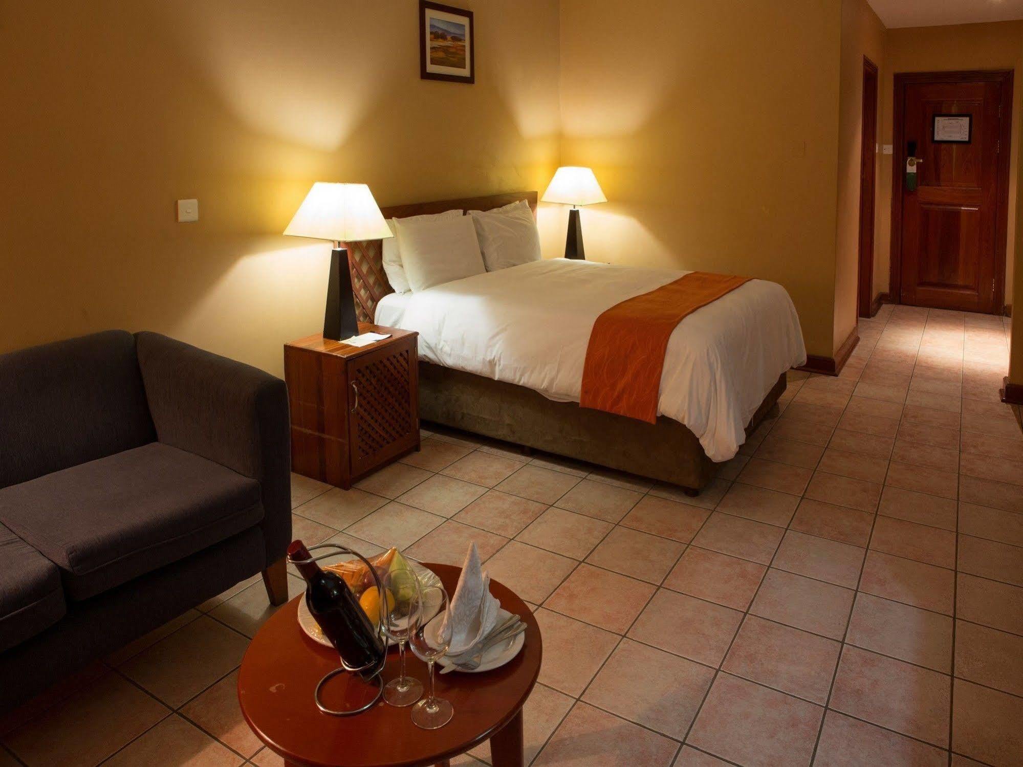 M'Kango Golfview Hotel Lusaka Exteriér fotografie